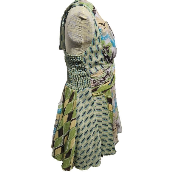 Bisou Bisou Multi Color Halter Top with Waist Shirred Waist Size Medium - Picture 4 of 11